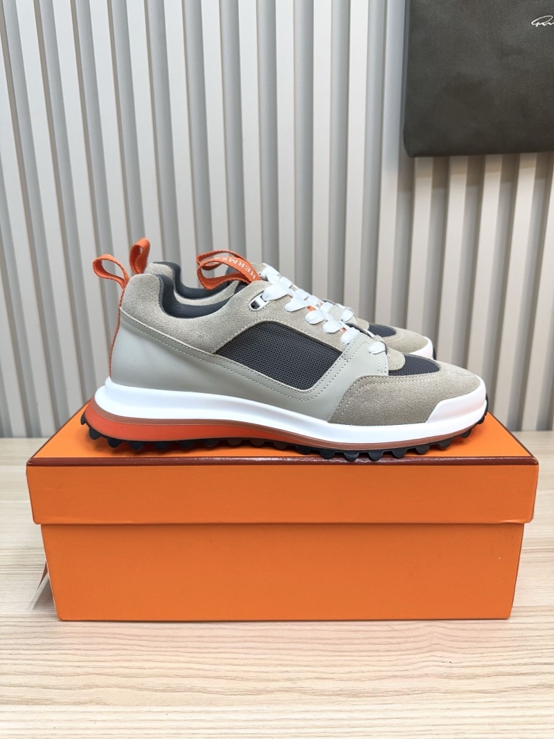 H**me5 sneaker